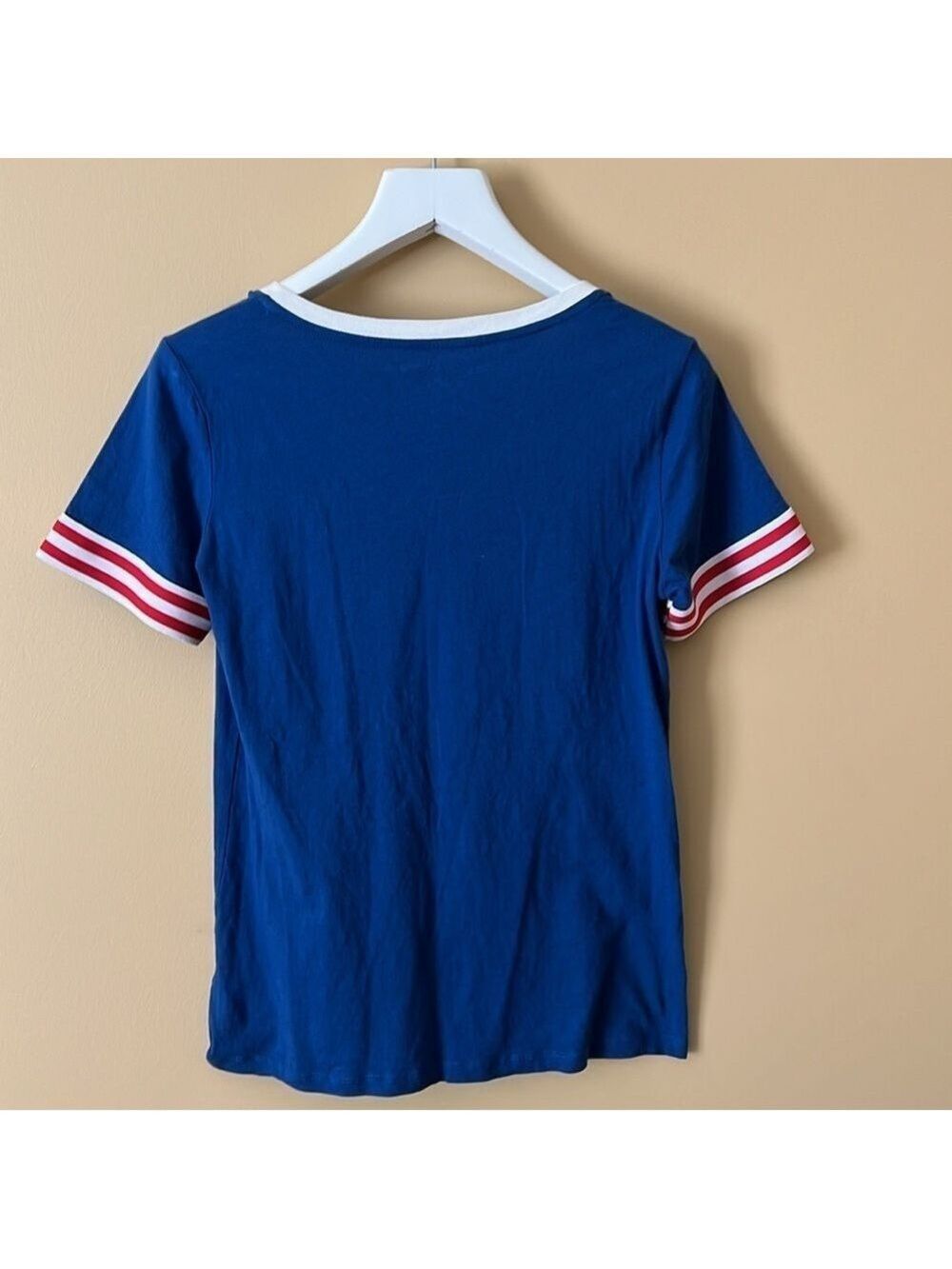CHICAGO CUBS fan shirt. V-neck. Size medium. Excellent condition - Picture 2 of 8